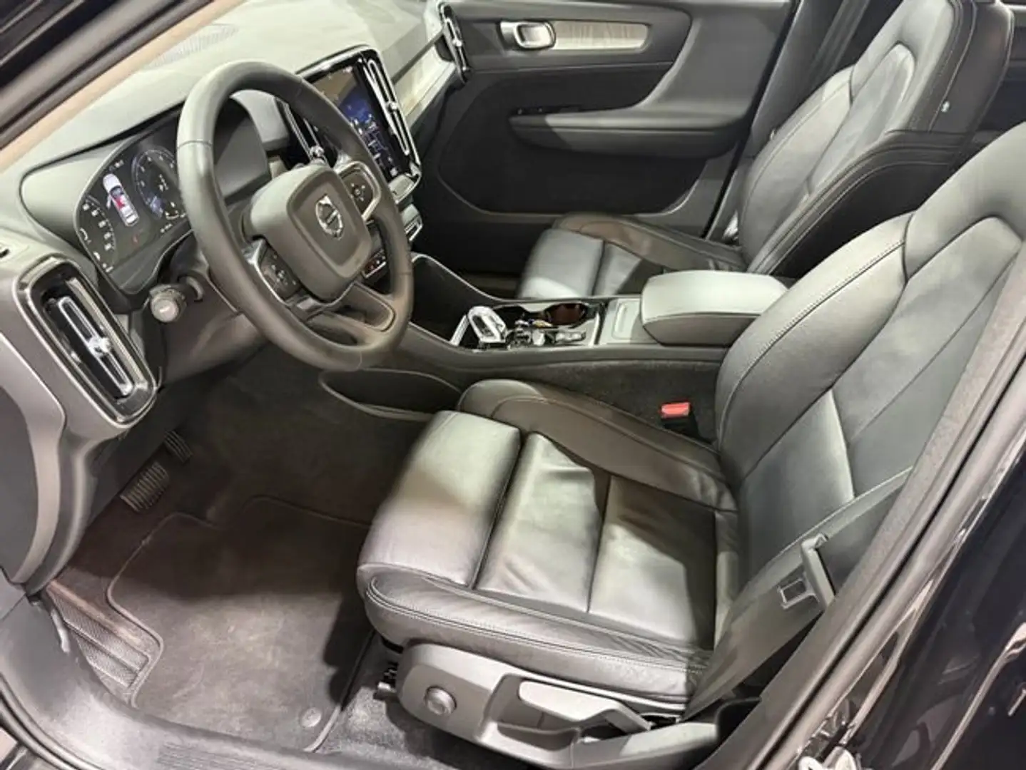 Volvo XC40 2.0 B4 MILD-HYBRID AWD INSCRIPTION Negro - 2
