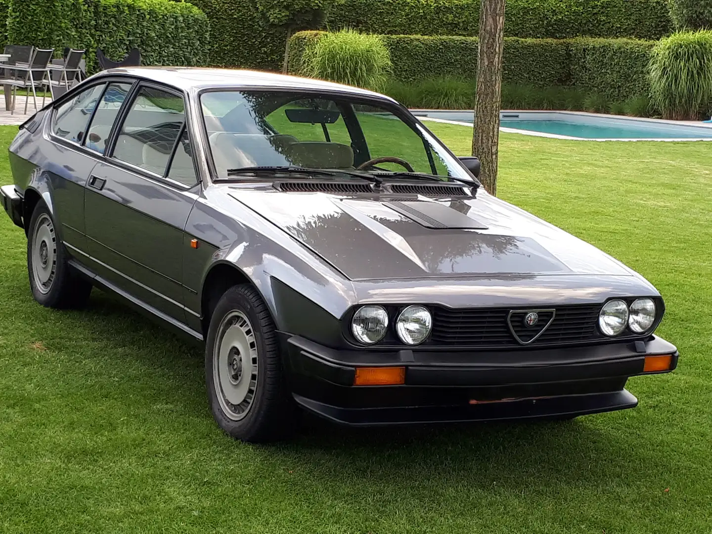 Alfa Romeo Alfetta GTV6 - 2.5 litres Grau - 1