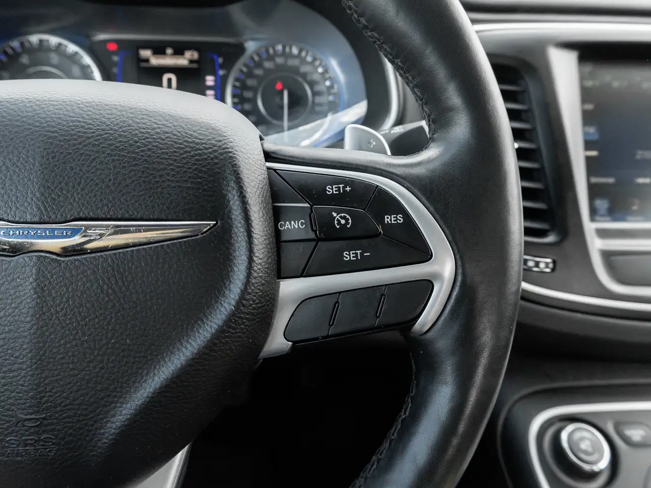 Chrysler 200 снимка Chrysler 200