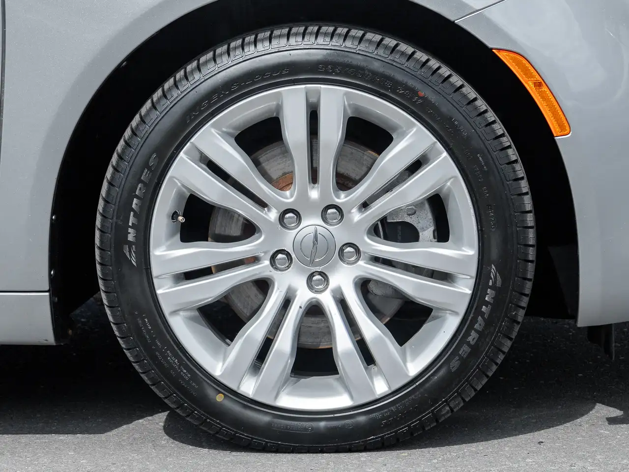 Chrysler 200 снимка Chrysler 200