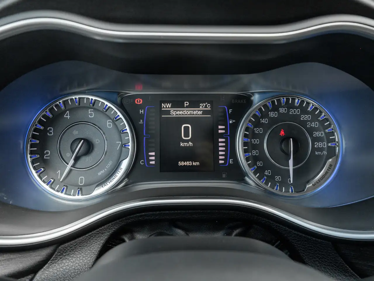Chrysler 200 снимка Chrysler 200