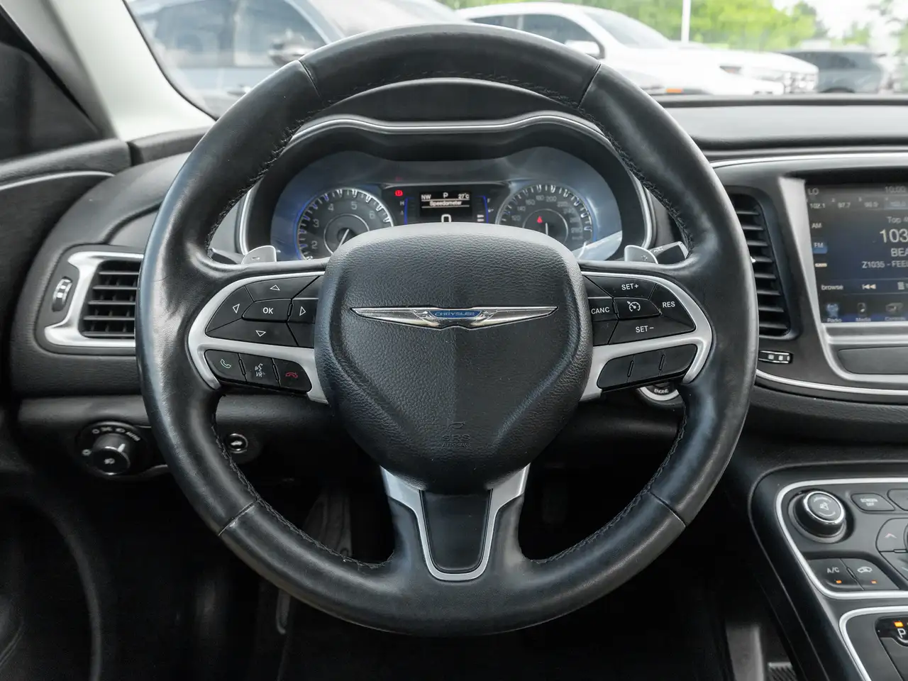 Chrysler 200 снимка Chrysler 200