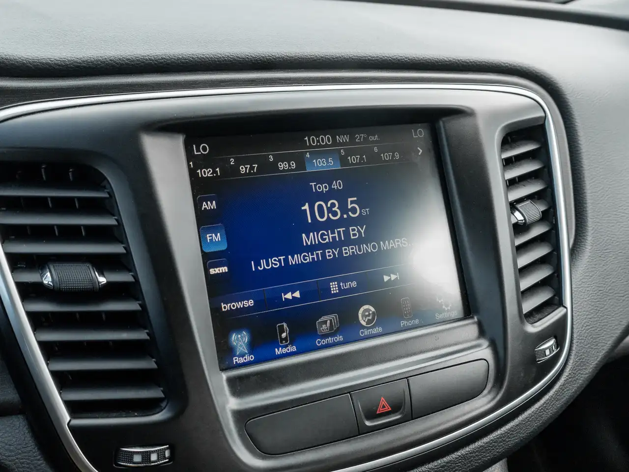 Chrysler 200 снимка Chrysler 200