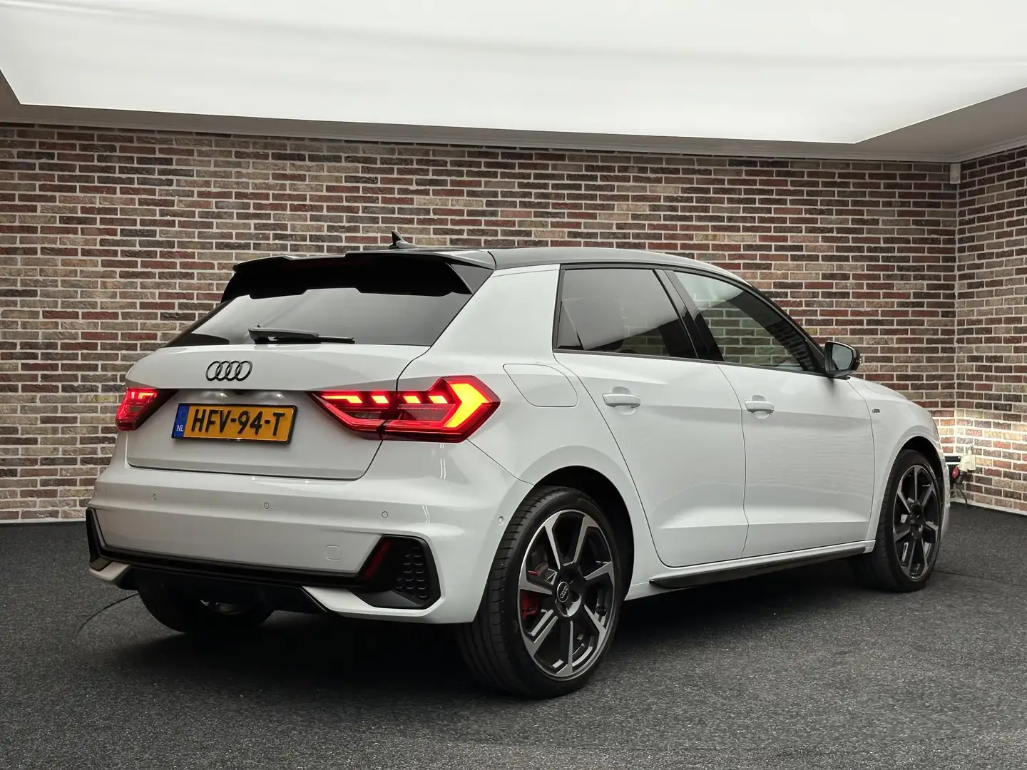 Audi A1 Sportback 35 1.5TFSI 150PK S edition Automaat S-li Blanc - 2