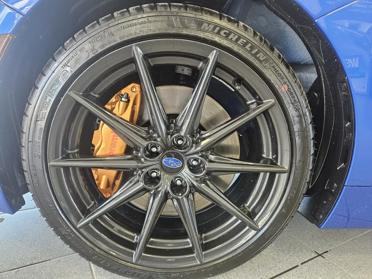 Subaru BRZ снимка Subaru BRZ