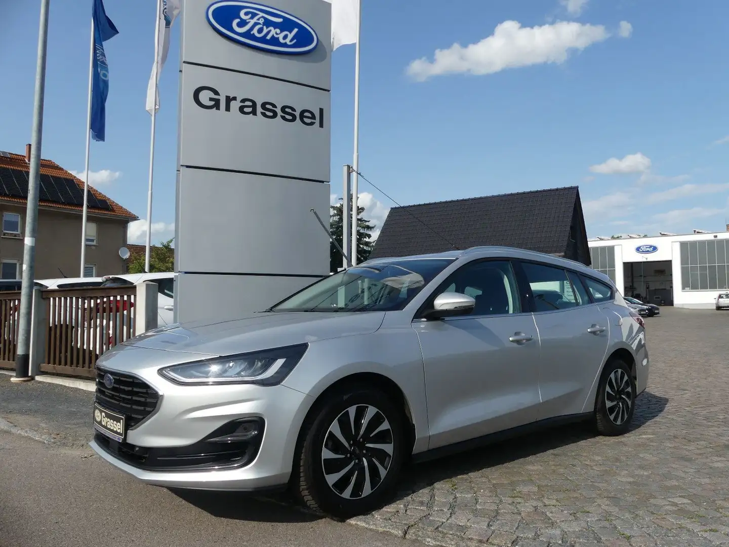 Ford Focus Turnier Titanium Silber - 1