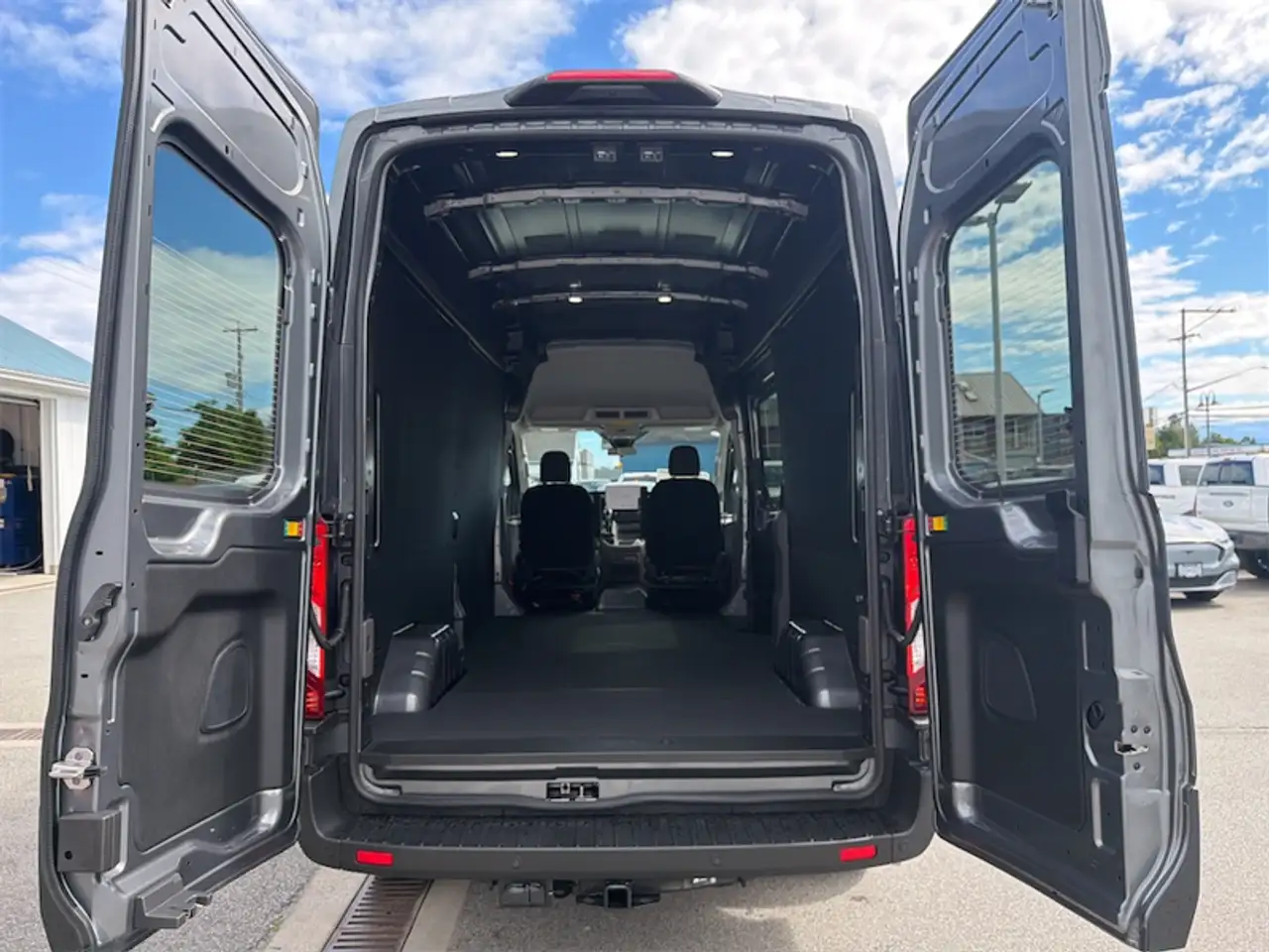 Ford Transit Cargo Van снимка Ford Transit Cargo Van