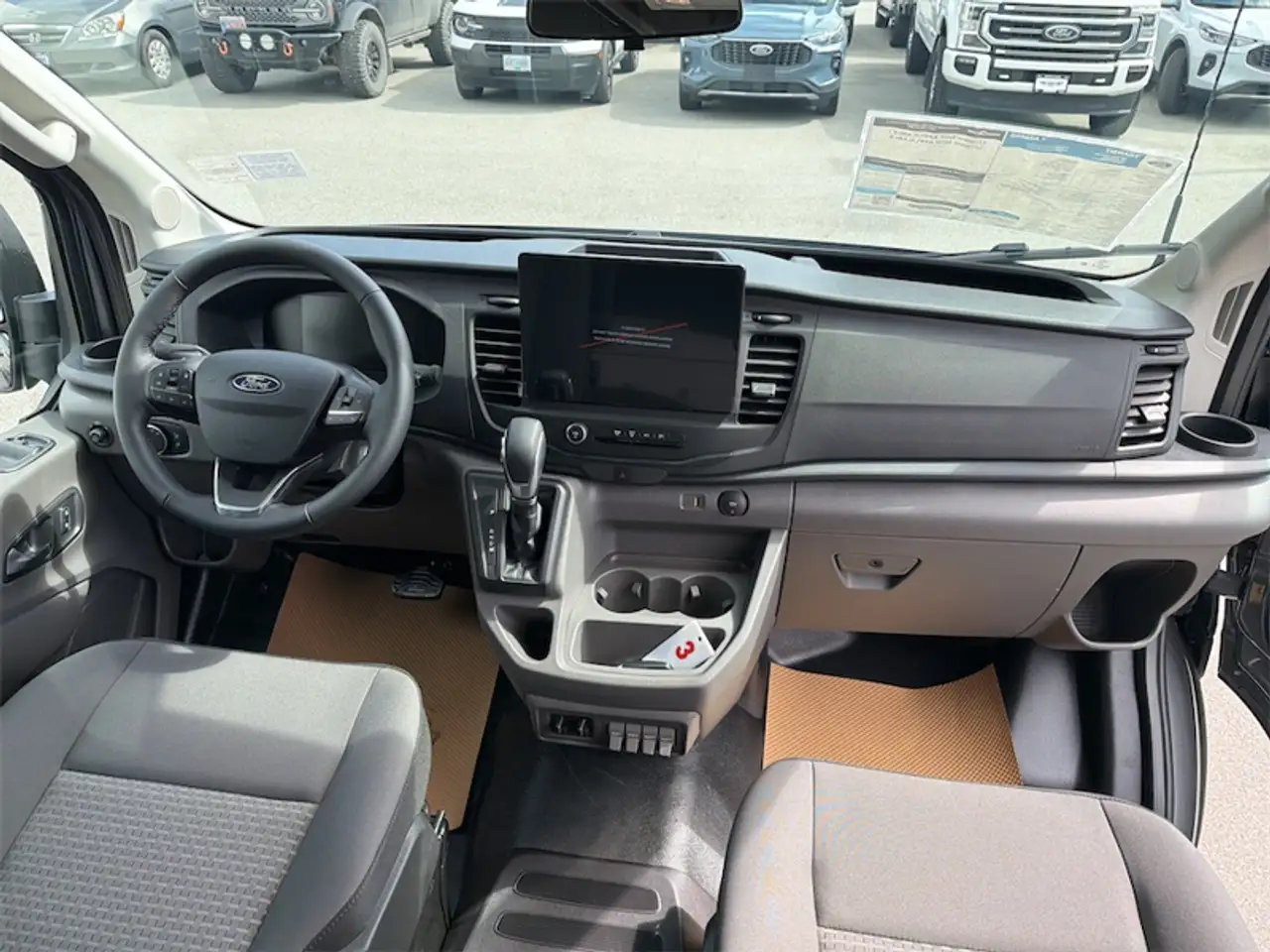 Ford Transit Cargo Van снимка Ford Transit Cargo Van