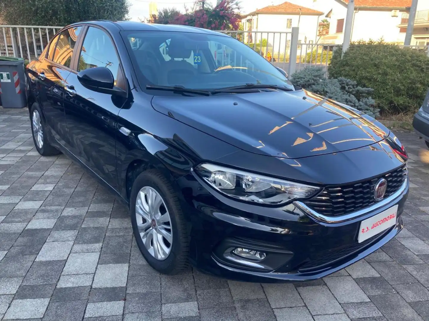 Fiat Tipo 1.3 Mjt 4 porte Easy Nero - 2