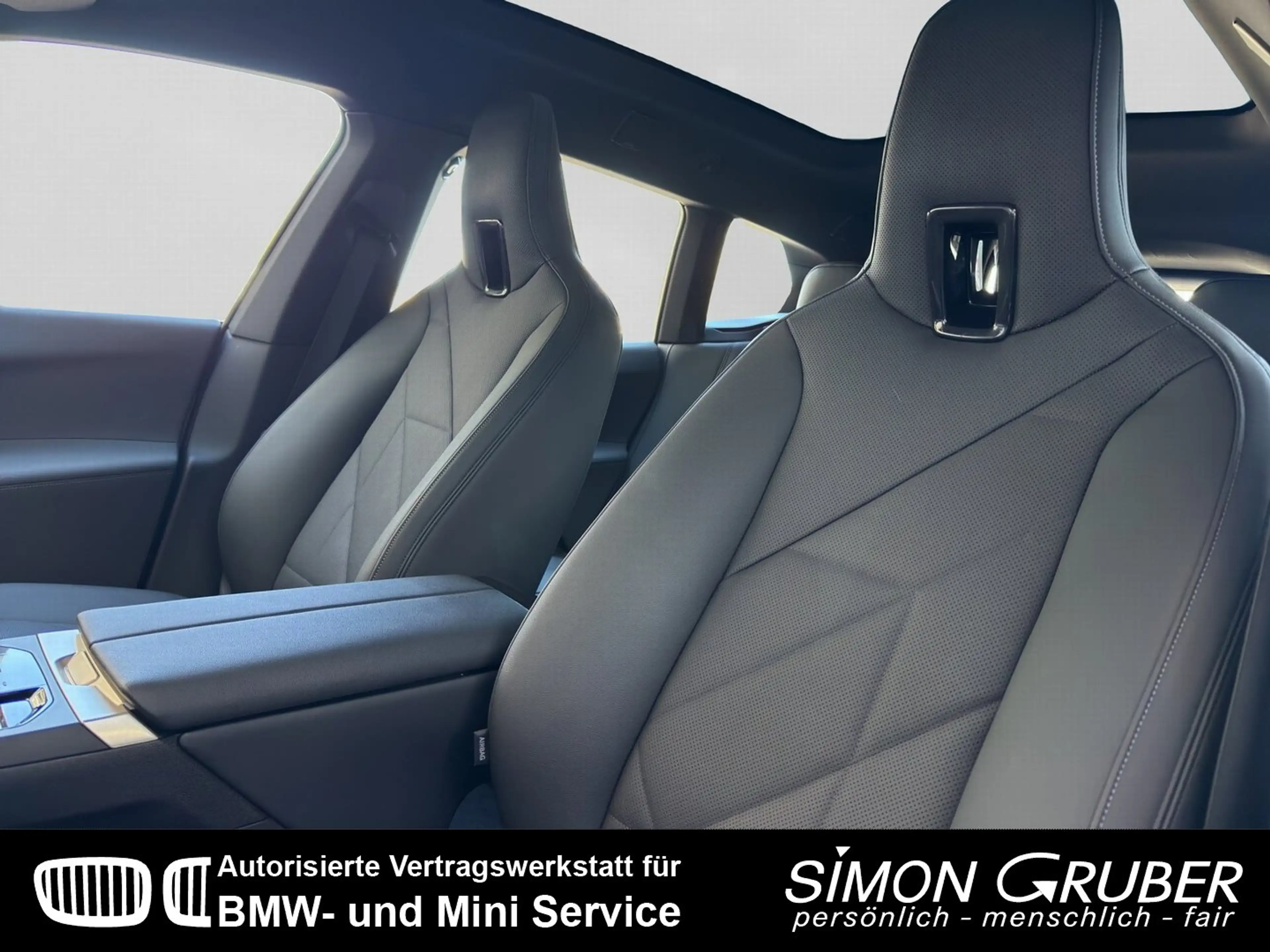 BMW iX xDrive50 Sport PanoSky H&K HUD Laser AHK — photo 7