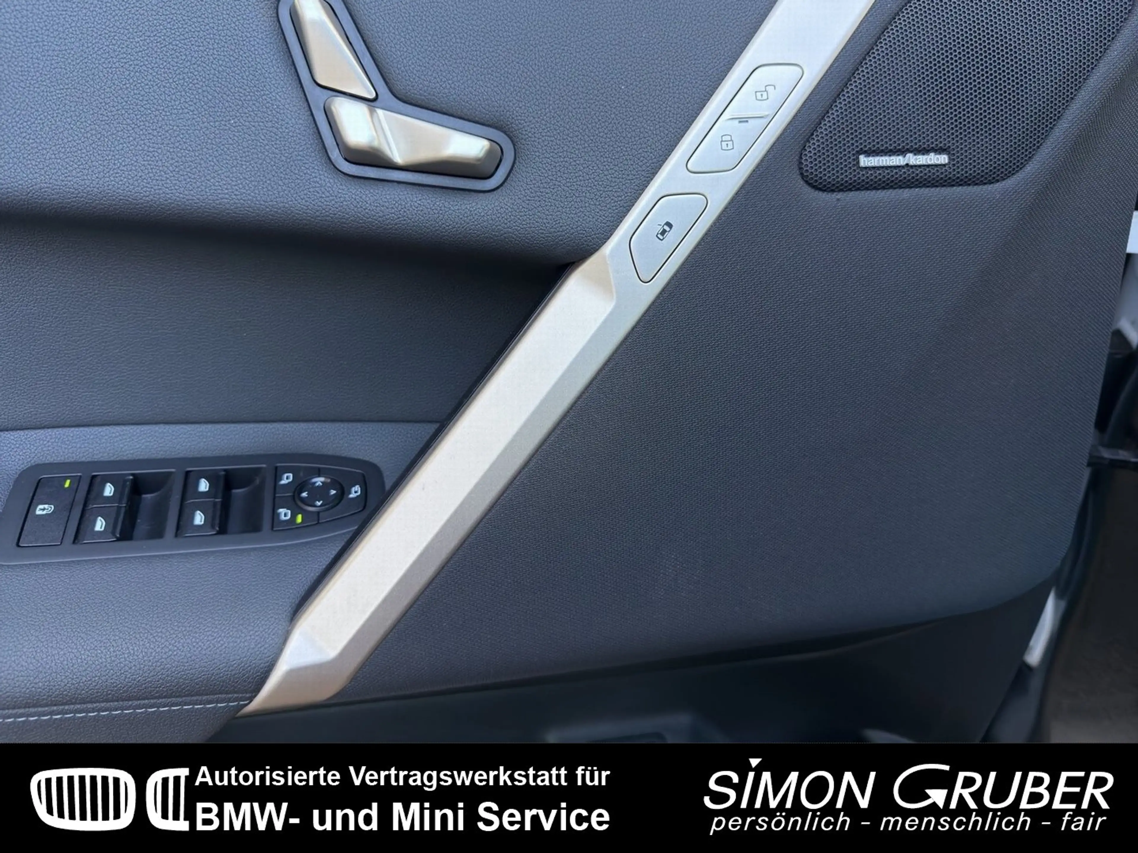 BMW iX xDrive50 Sport PanoSky H&K HUD Laser AHK — photo 10