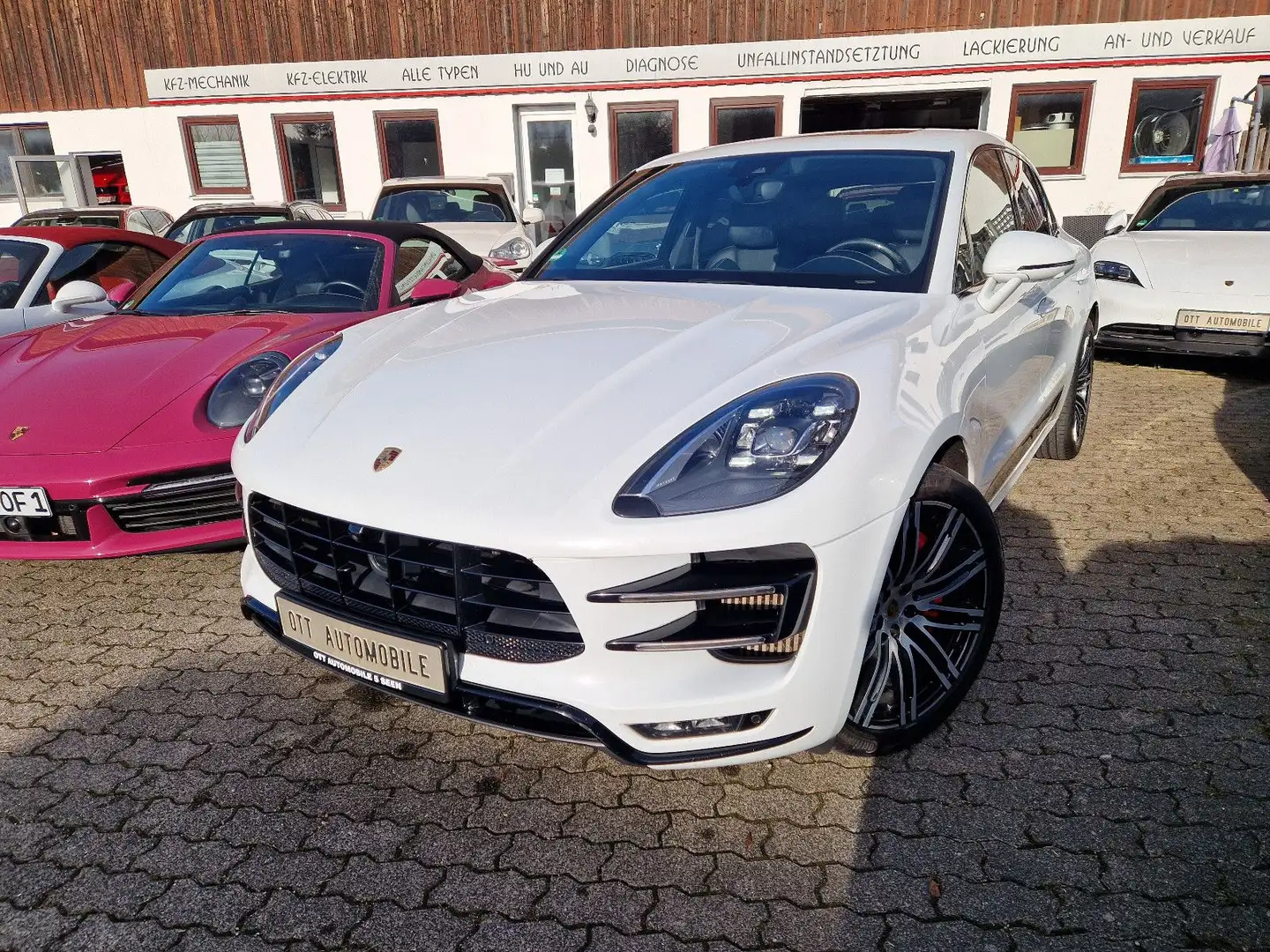 Porsche Macan MACAN TURBO PERFORMANCE "ABSOLUT VOLL" APPROVED Weiß - 1