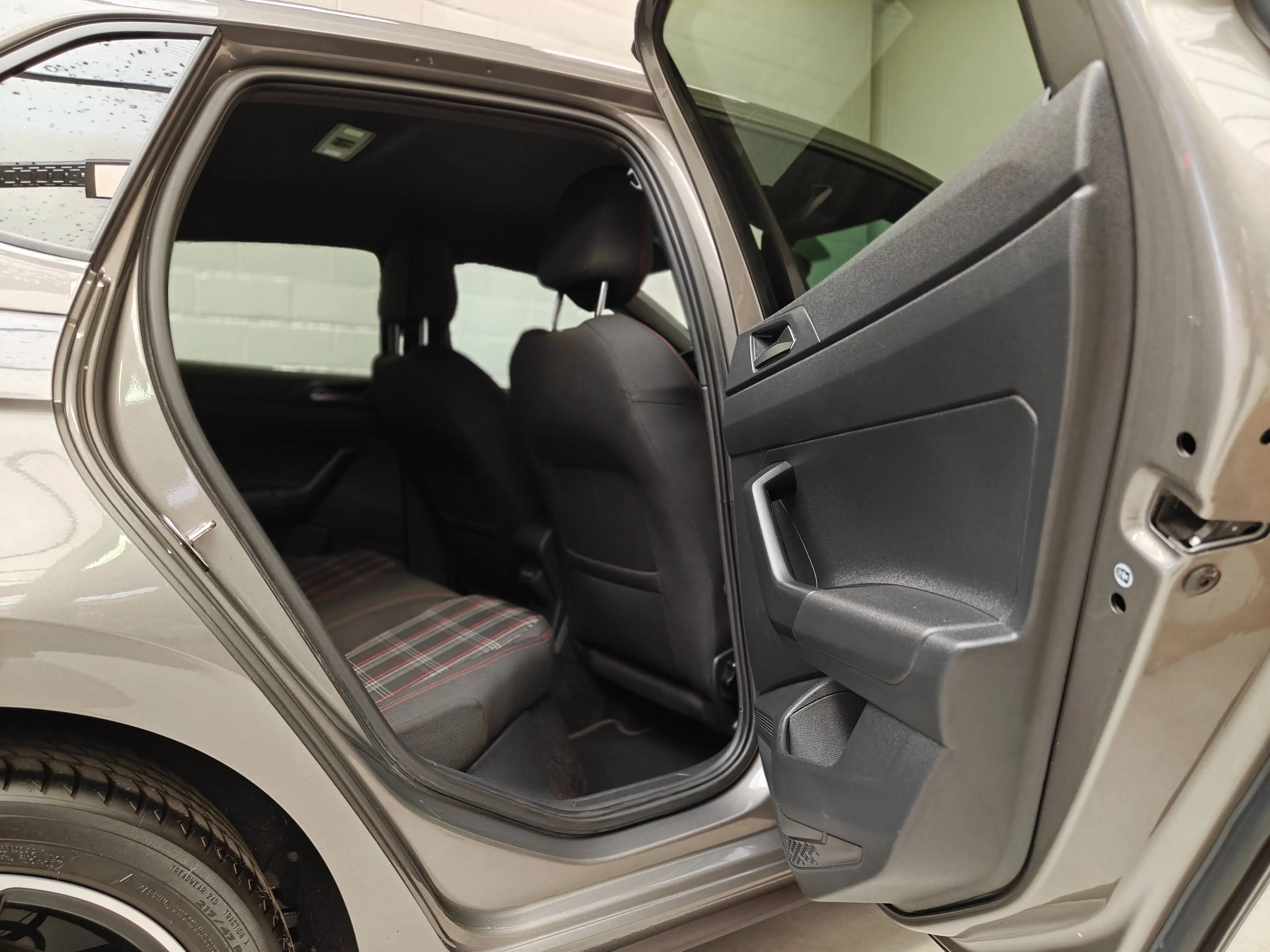 Volkswagen Polo GTI 2.0 TSI DSG - 207 pk - Zetelvw - PDC V&A - Zwarte dakhemel - DAB — photo 13