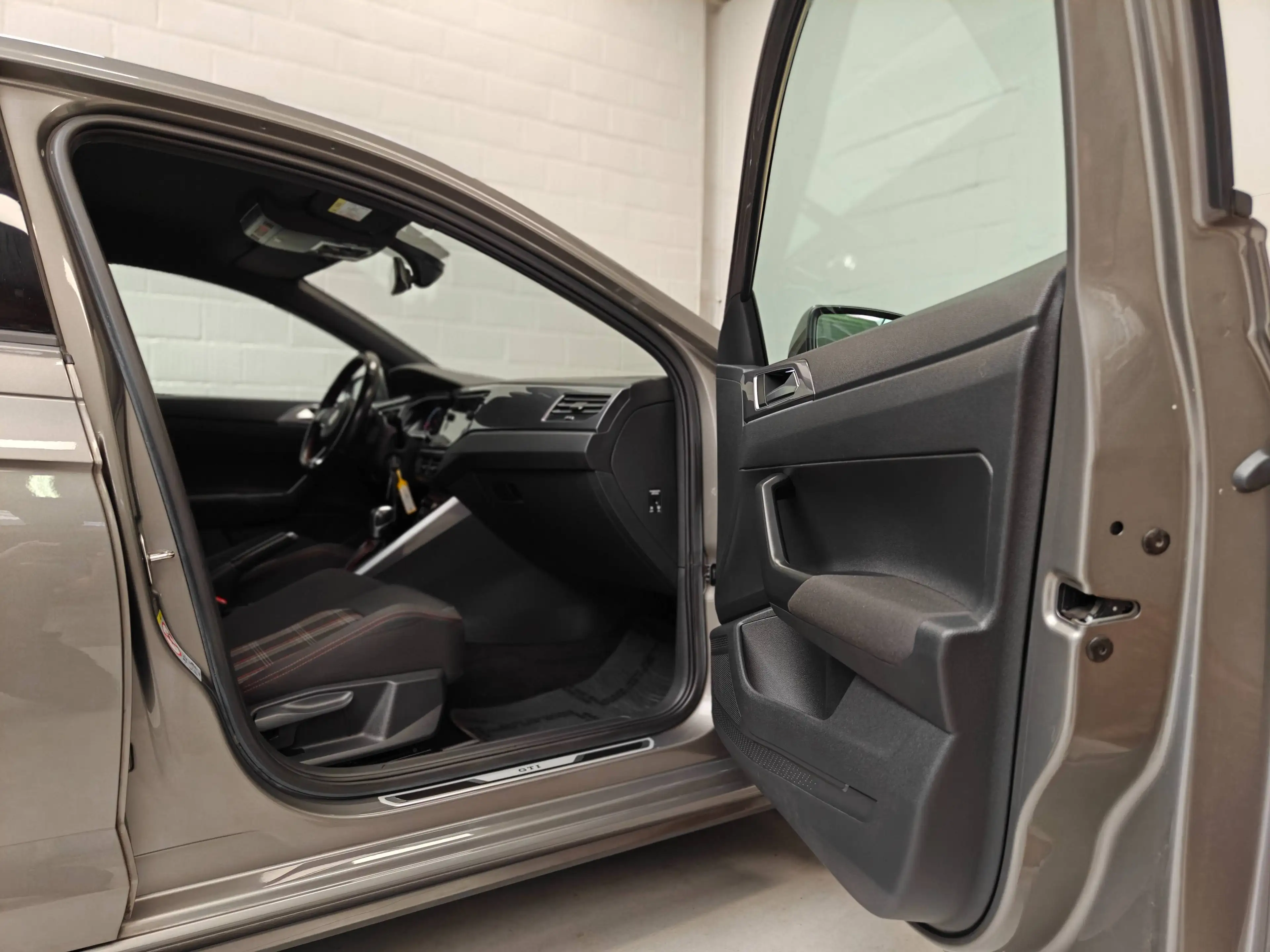 Volkswagen Polo GTI 2.0 TSI DSG - 207 pk - Zetelvw - PDC V&A - Zwarte dakhemel - DAB — photo 14