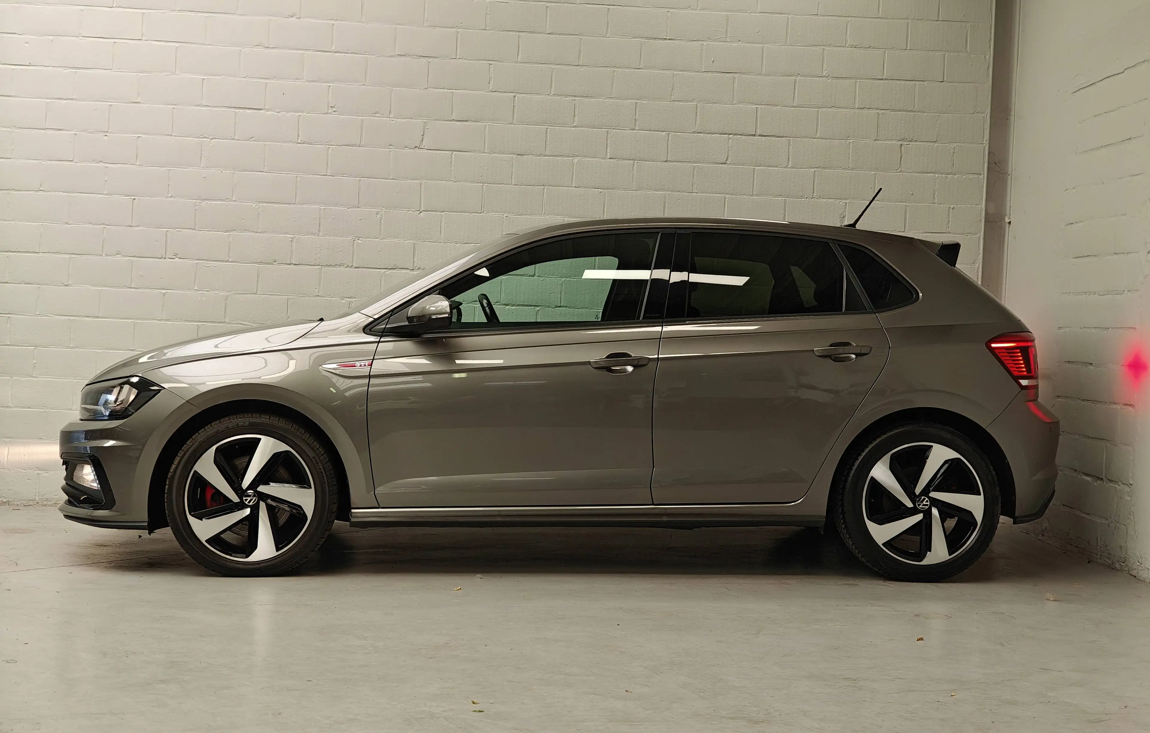 Volkswagen Polo GTI 2.0 TSI DSG - 207 pk - Zetelvw - PDC V&A - Zwarte dakhemel - DAB — photo 2