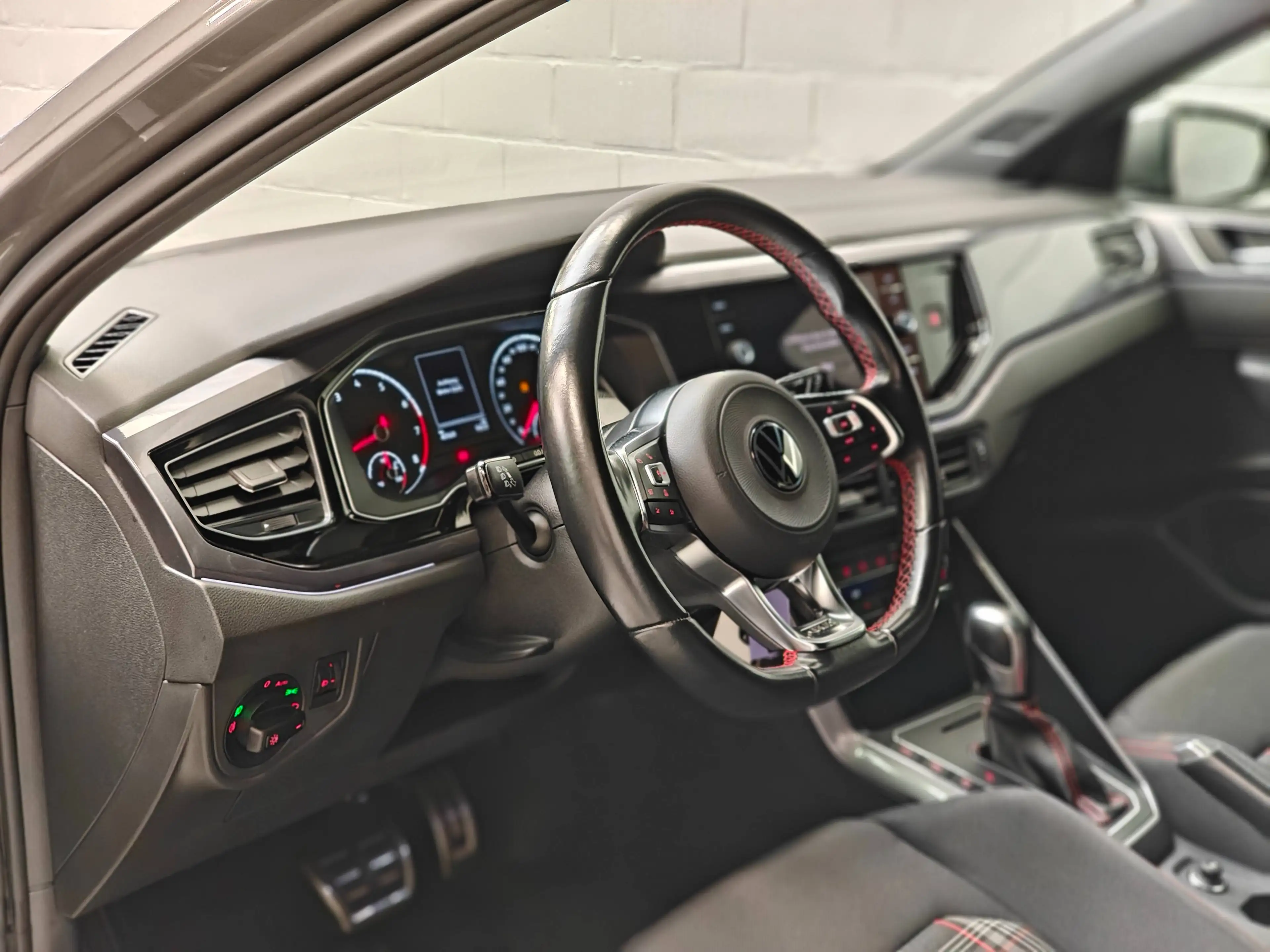 Volkswagen Polo GTI 2.0 TSI DSG - 207 pk - Zetelvw - PDC V&A - Zwarte dakhemel - DAB — photo 9