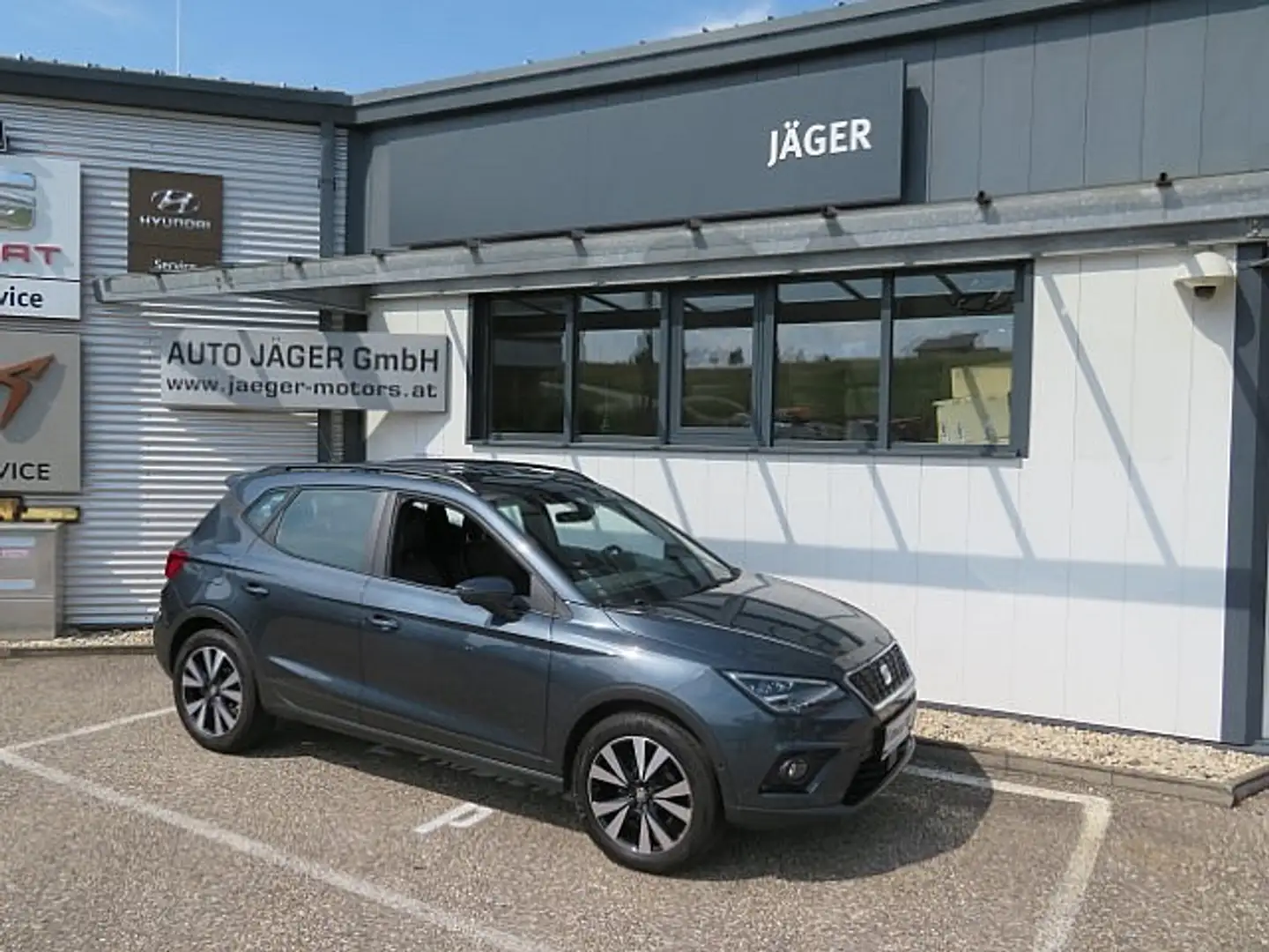 SEAT Arona TSI "BEATS" LED NAVI SITZHZG RF-KAMERA Grau - 1