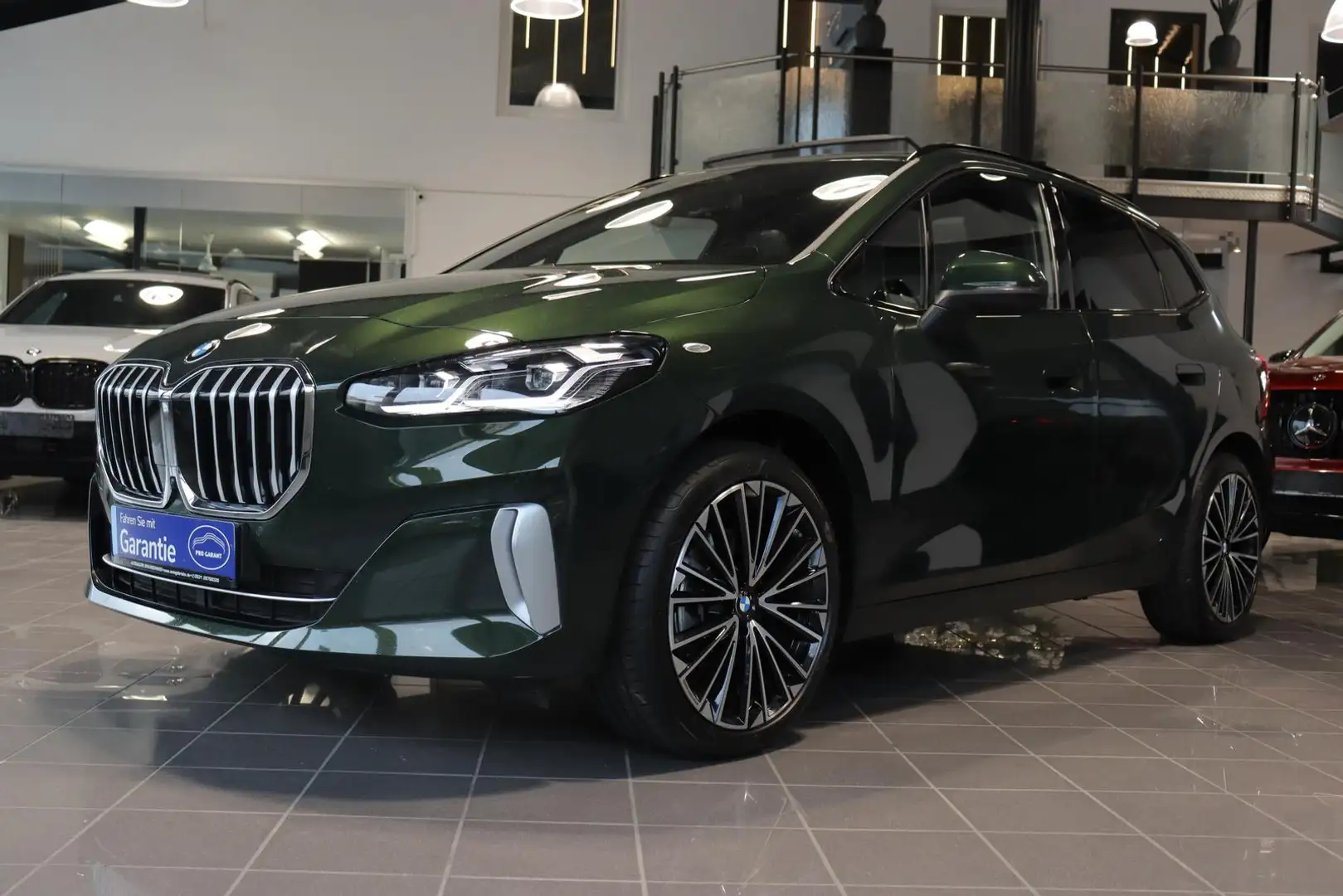 BMW 218 218i Active Tourer Luxury Line PANO*HEADUP*LEDER Vert - 2