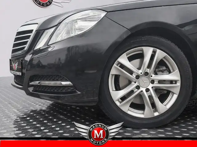Mercedes-Benz E 220 CDI AVANTGARDE *Aut.*Navi*Leder*Sitz.*AHK*