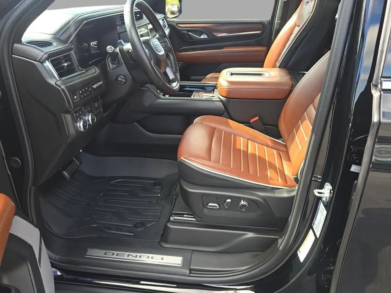 GMC Yukon снимка GMC Yukon