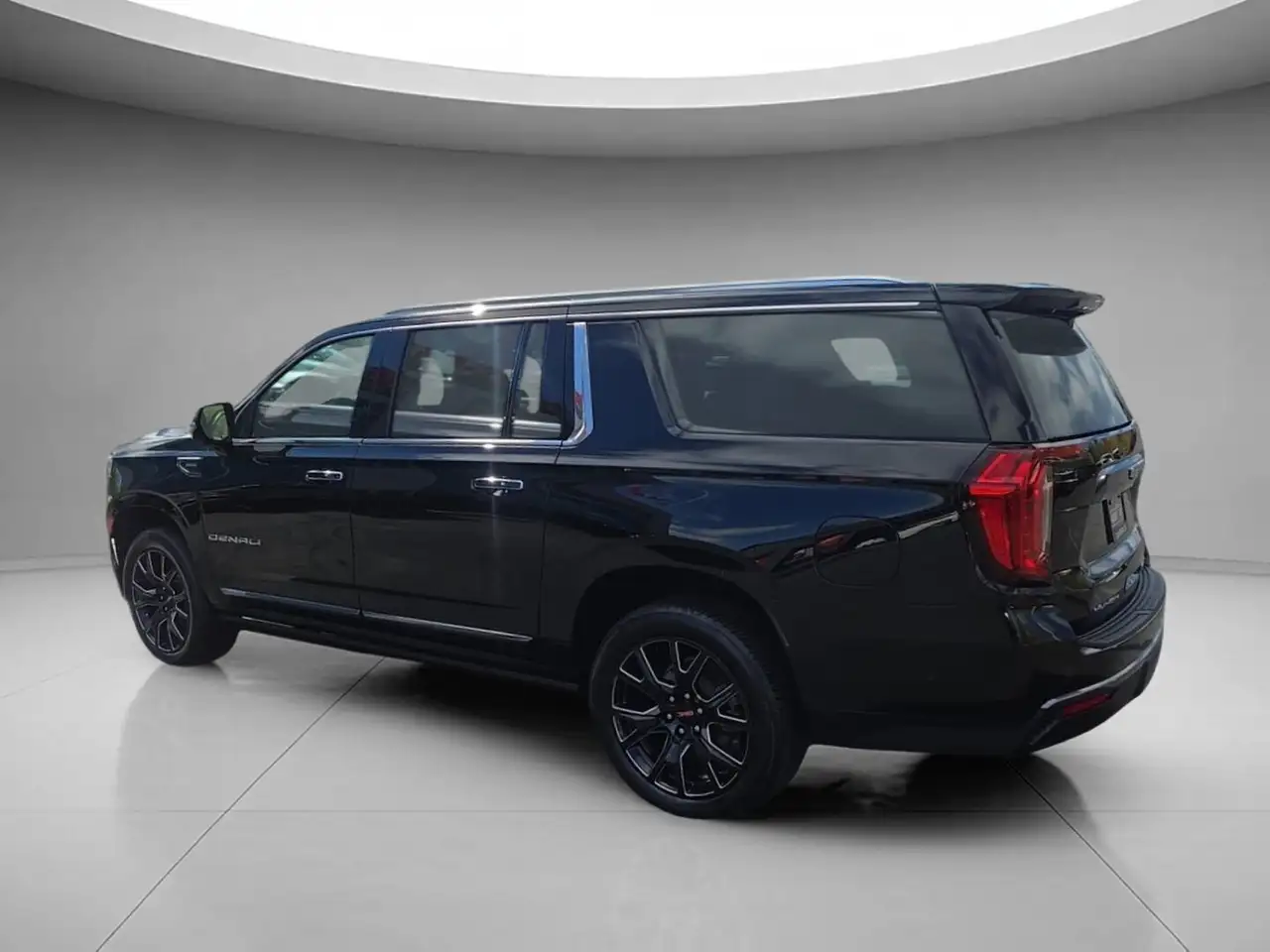 GMC Yukon снимка GMC Yukon
