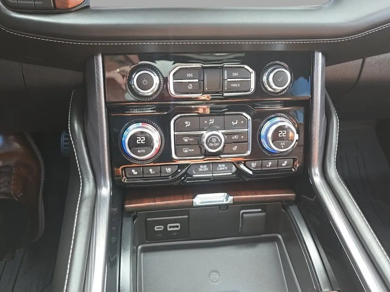 GMC Yukon снимка GMC Yukon