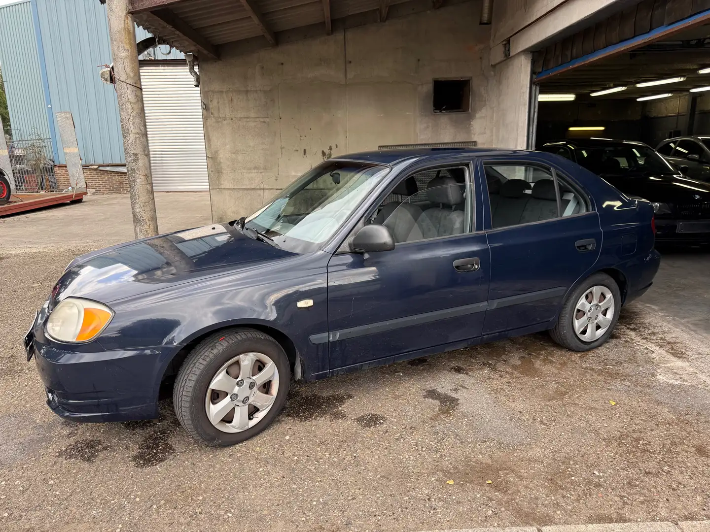 Hyundai ACCENT Accent 1.3i / VENTE A EMPORTER OU MARCHAND Bleu - 2