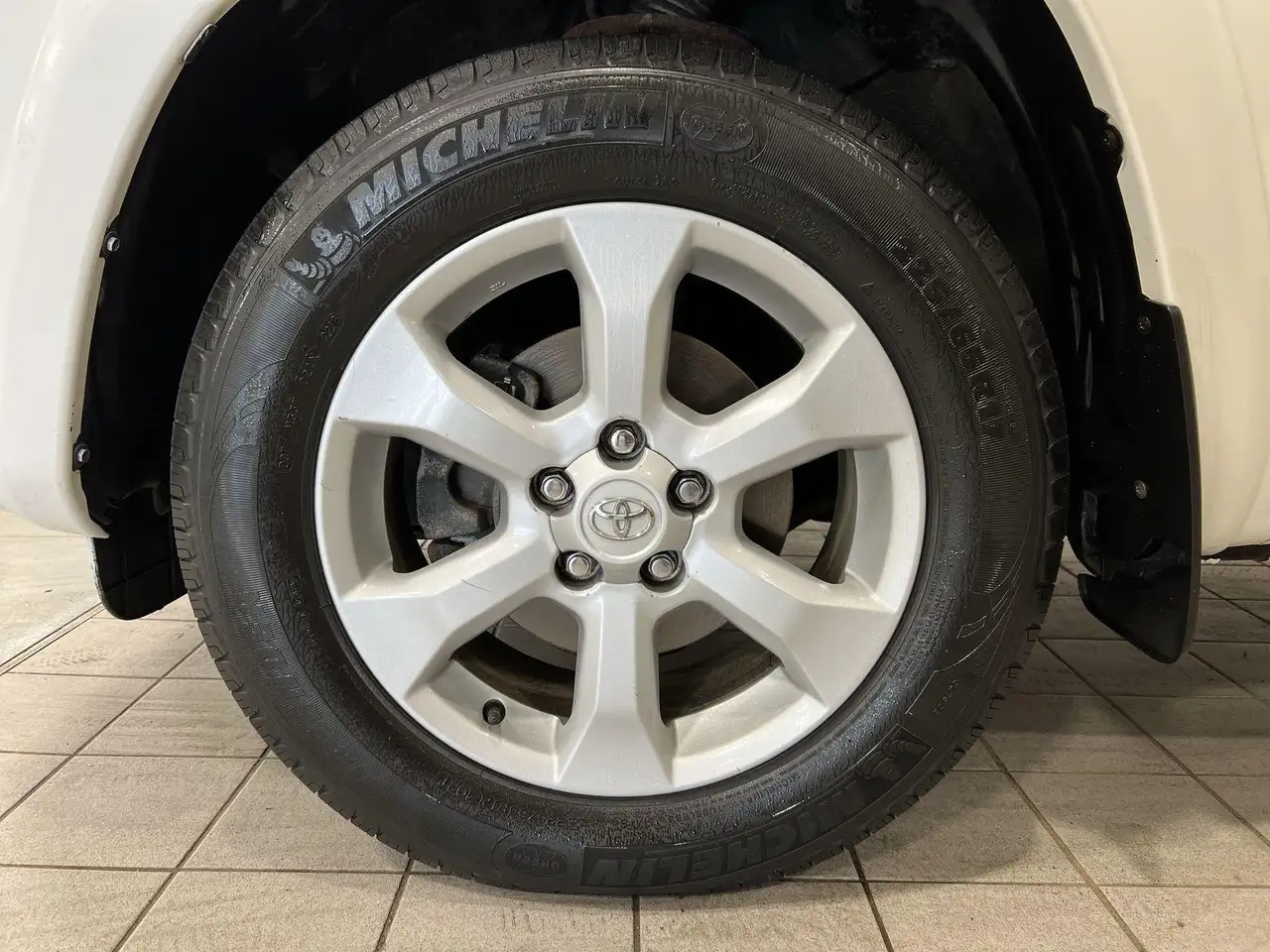 Toyota RAV 4 снимка Toyota RAV 4