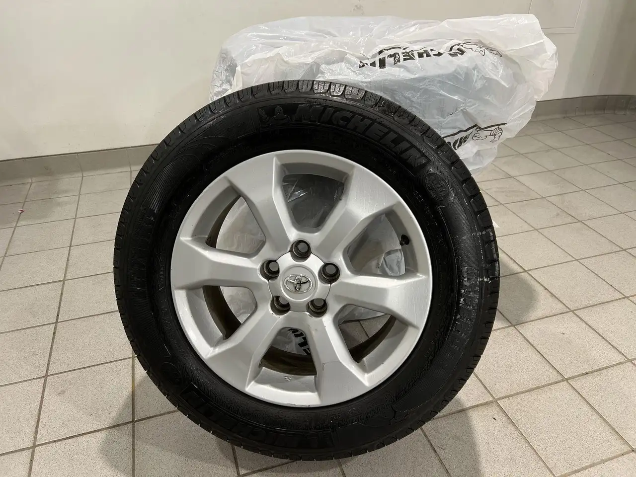Toyota RAV 4 снимка Toyota RAV 4