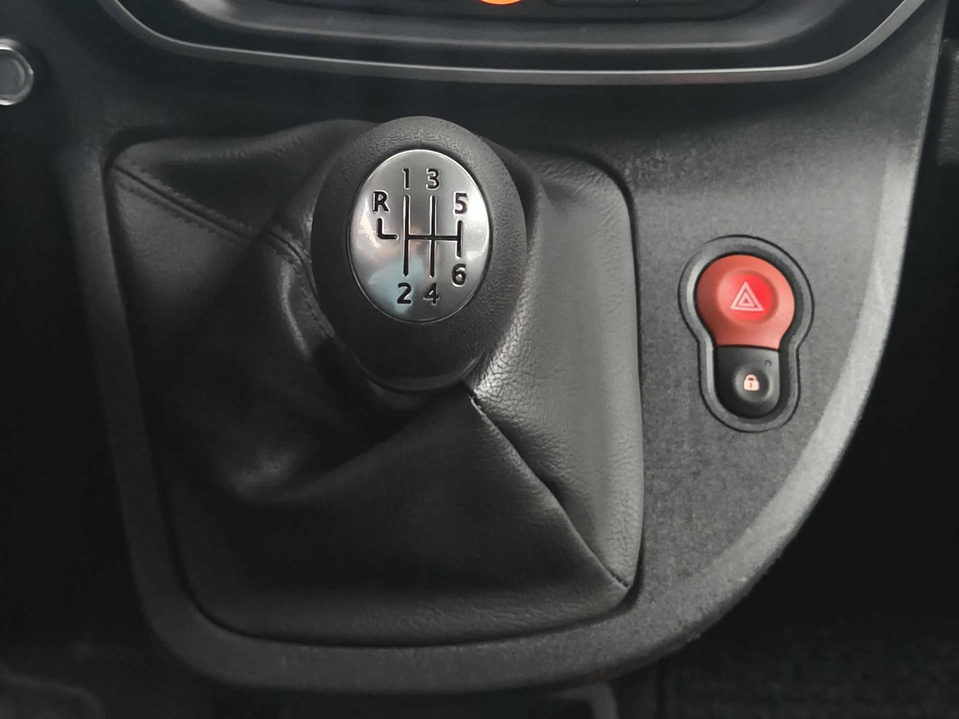 Renault Kangoo 1.5 Blue dCi 80 Comfort — photo 32