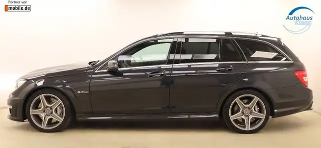 Mercedes-Benz C 63 Amg view 4