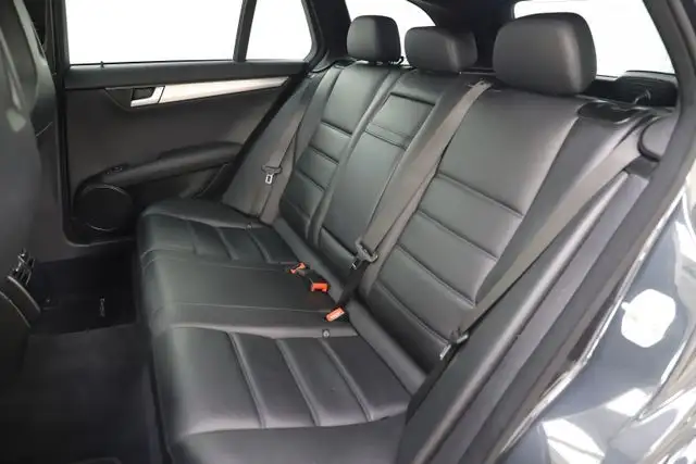 Mercedes-Benz C 63 Amg view 11