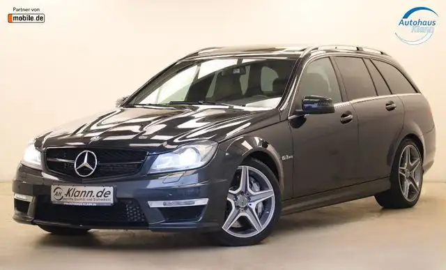 Mercedes-Benz C 63 Amg view 3