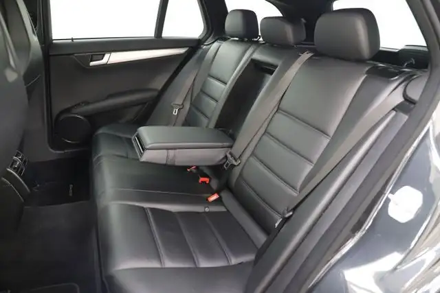 Mercedes-Benz C 63 Amg view 12