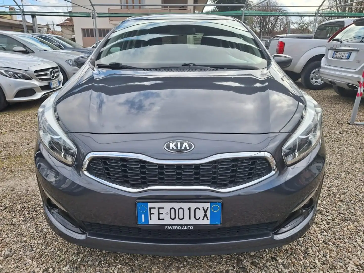 Kia Ceed / cee'd 1.6 CRDi 110 CV 5 porte Active Grijs - 2