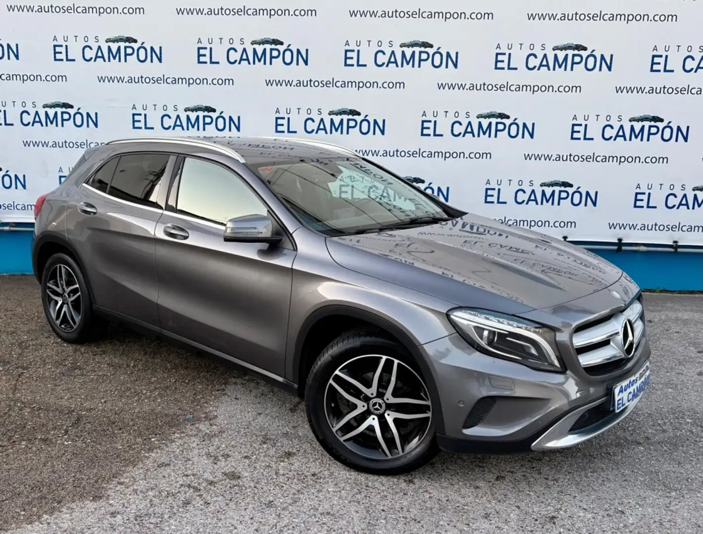 Mercedes-Benz GLA 200 Urban Gris - 2