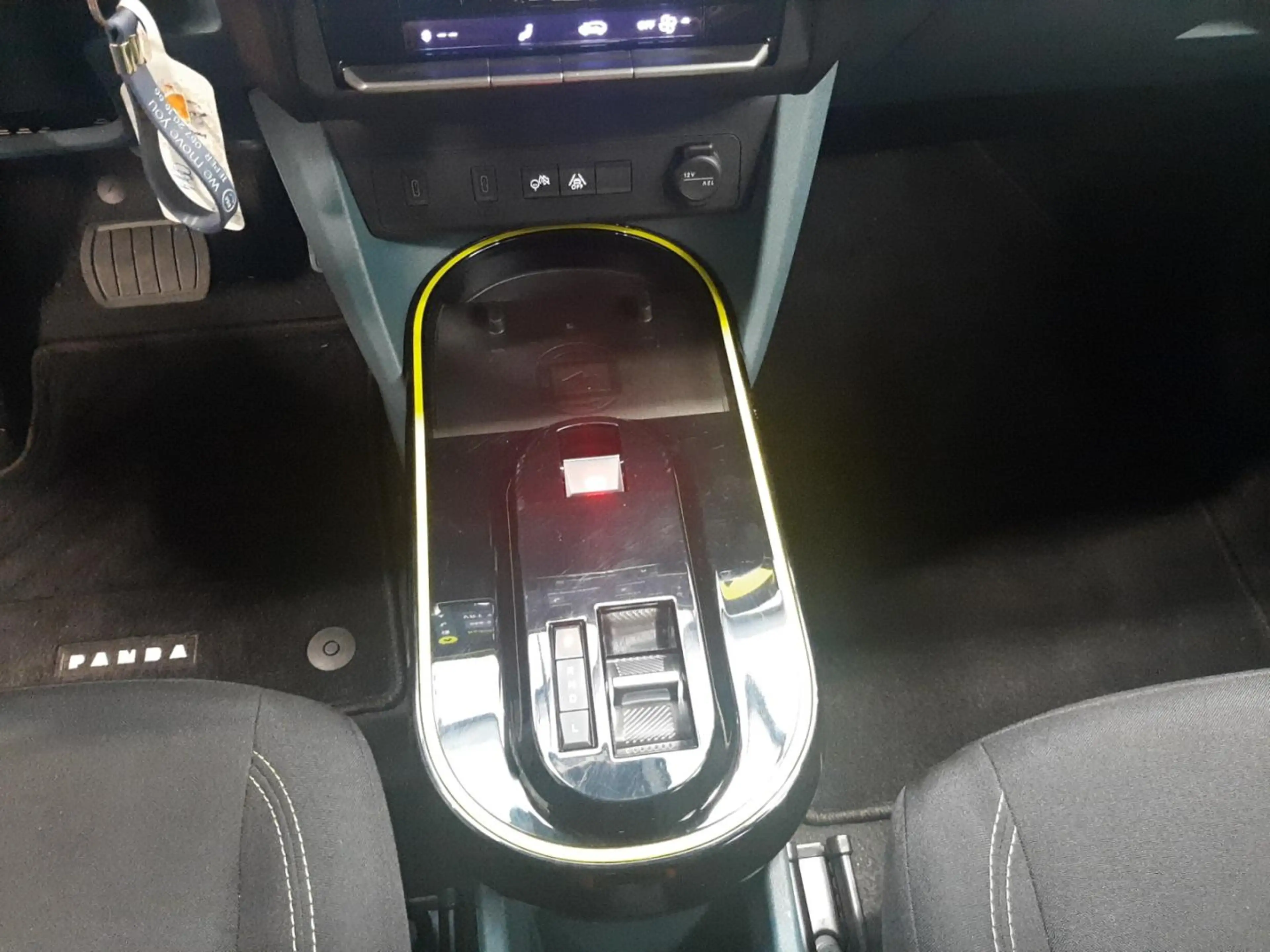 Fiat Grande Panda Hybrid Icon — photo 15