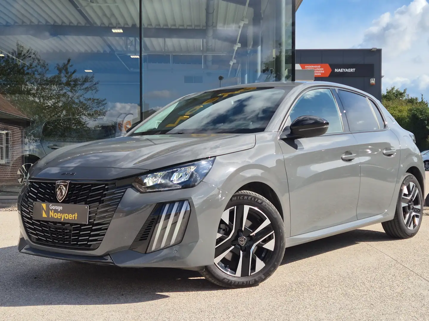 Peugeot 208 Allure *AUTOMAAT, GPS, CAMERA, CARPLAY, SENSOREN* Gris - 2