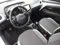 Toyota Aygo 1.0 VVT-i x-play CAMERA / NAVI / BLUETOOTH / AIRCO White - thumbnail 7