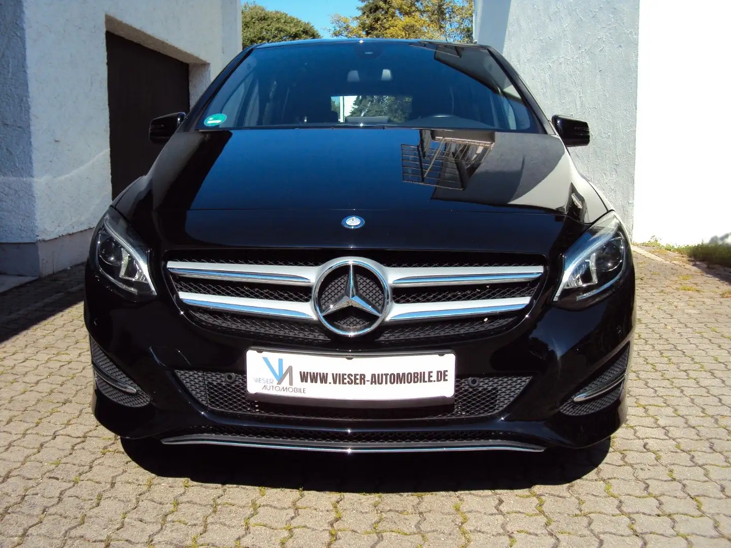 Mercedes-Benz B 180 Urban Automatik Navi LED PDC SHZ ! Noir - 2