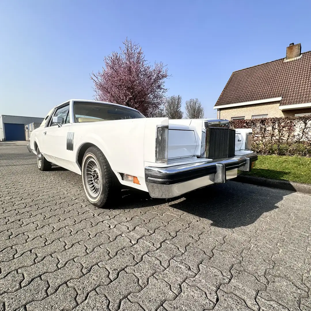 Lincoln Mark VI - 1