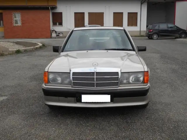 Mercedes-Benz 190 2.5 16 V