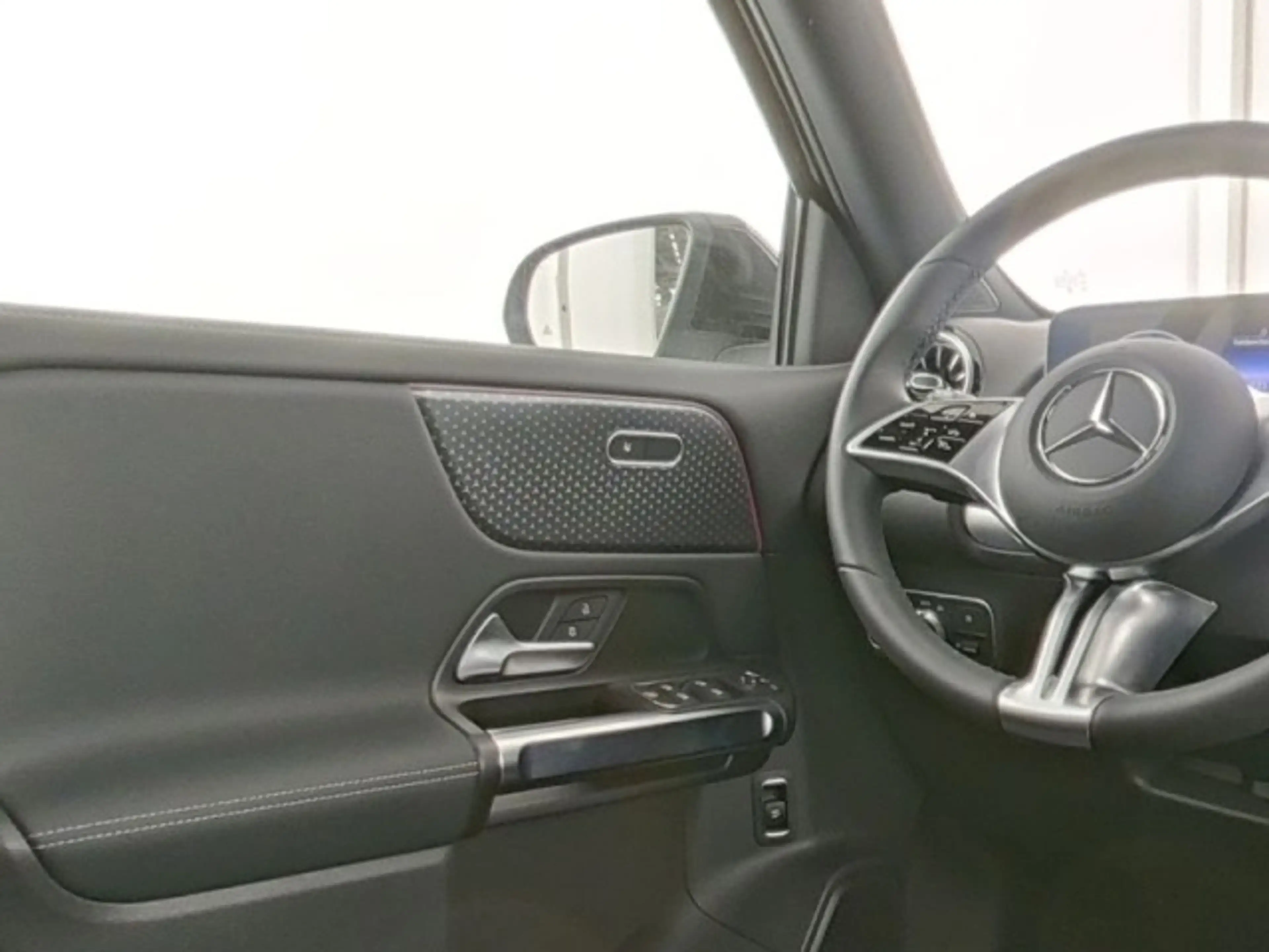 Mercedes-Benz EQB 250 EQB 250+ Progressive MBUX+RFK+AMBIENTE+LED+KLIMA — photo 9