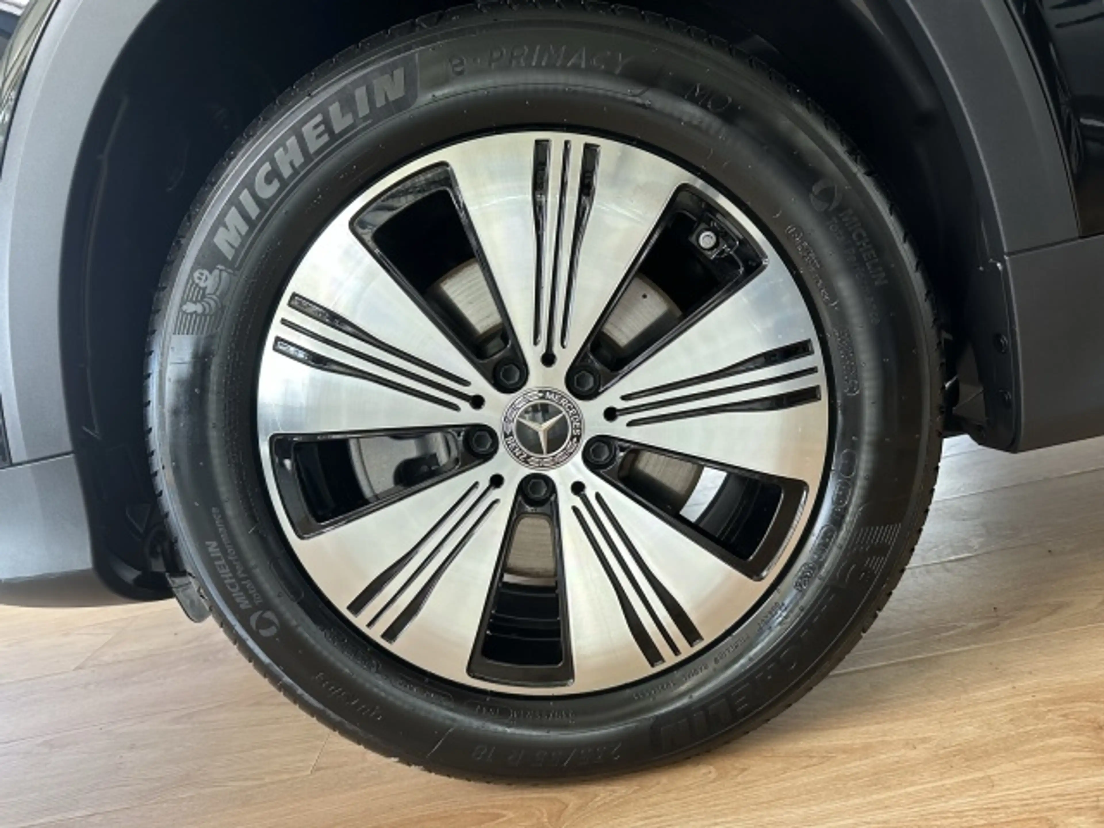 Mercedes-Benz EQB 250 EQB 250+ Progressive MBUX+RFK+AMBIENTE+LED+KLIMA — photo 6