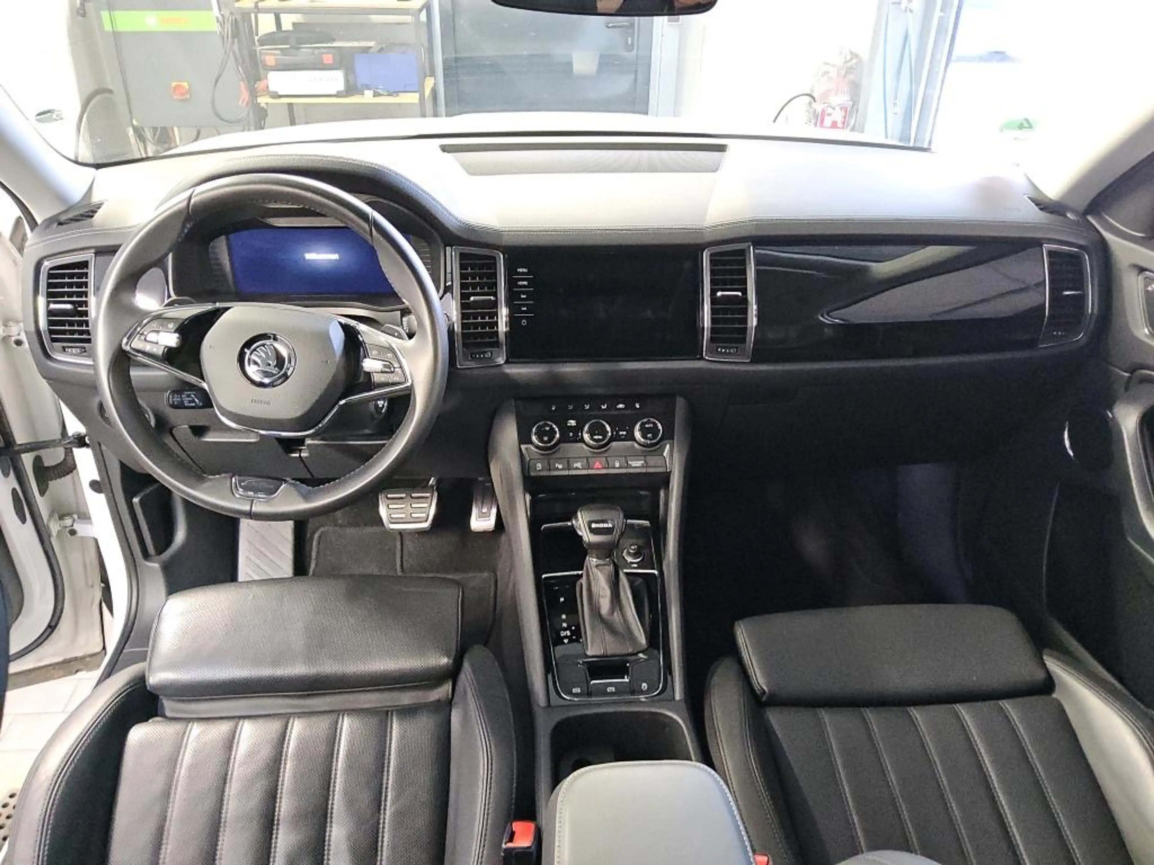 Skoda Kodiaq L&K *PANORAMA*Standhzg*360*AHK*SitzKlima*el.Klappe* — photo 6