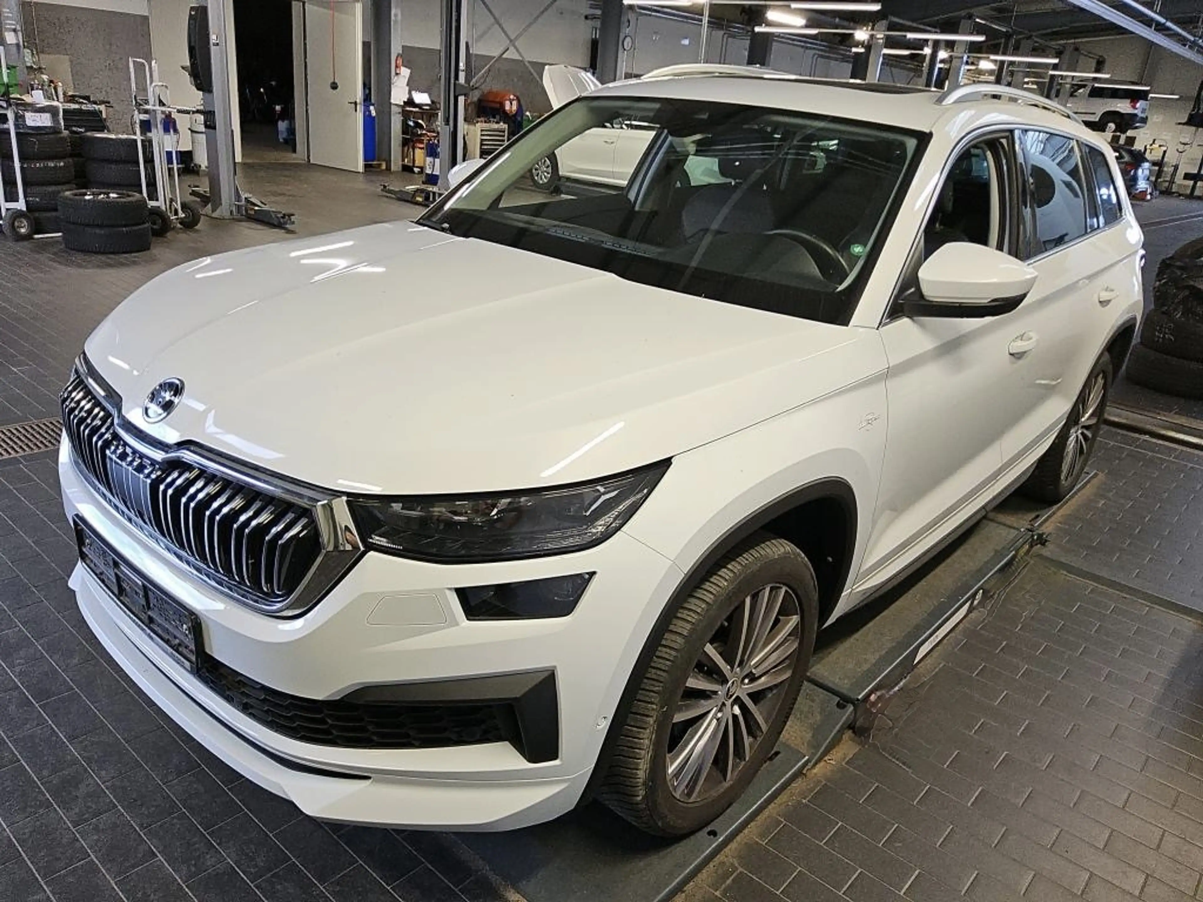 Skoda Kodiaq L&K *PANORAMA*Standhzg*360*AHK*SitzKlima*el.Klappe*