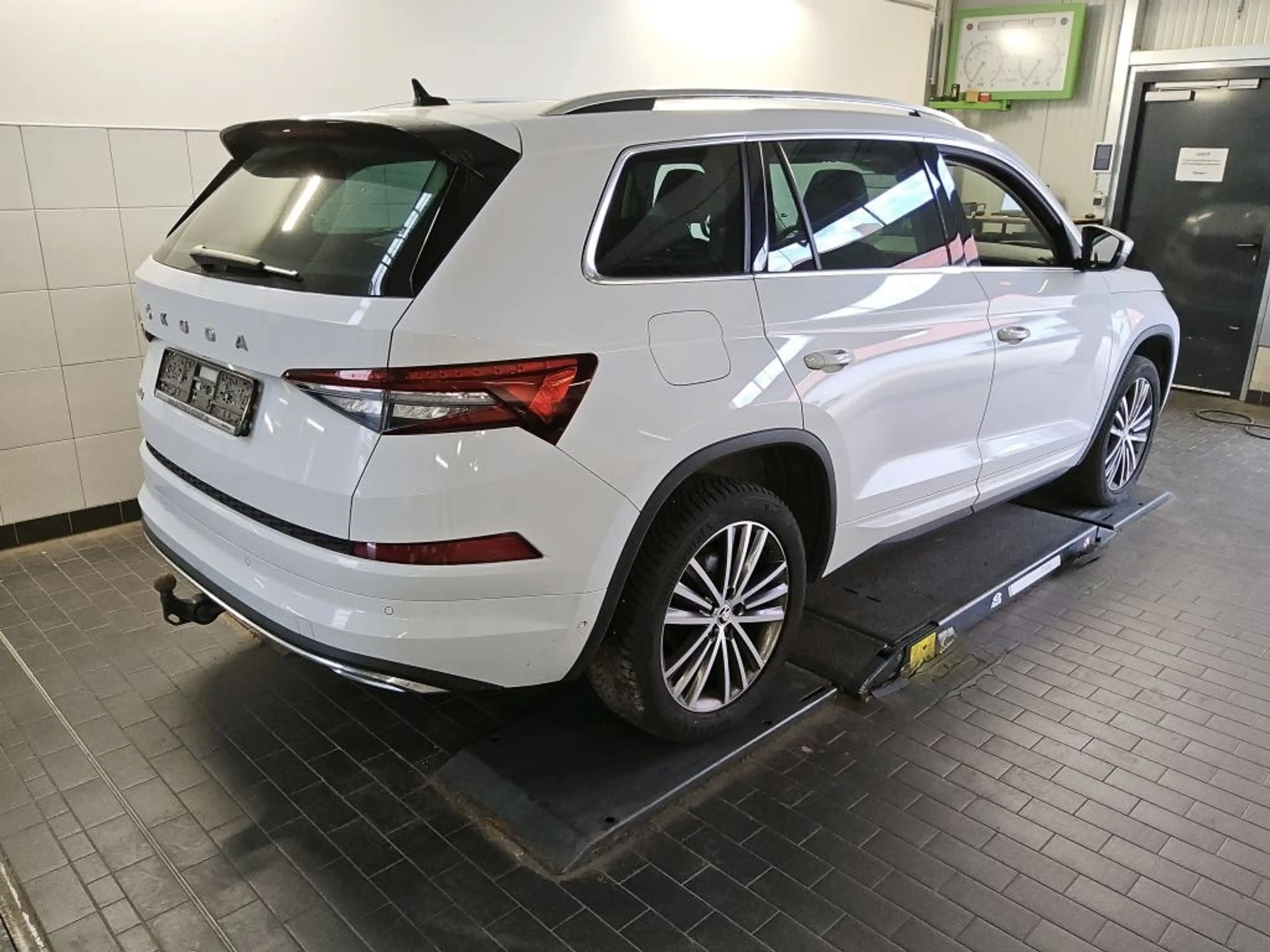 Skoda Kodiaq L&K *PANORAMA*Standhzg*360*AHK*SitzKlima*el.Klappe* — photo 4