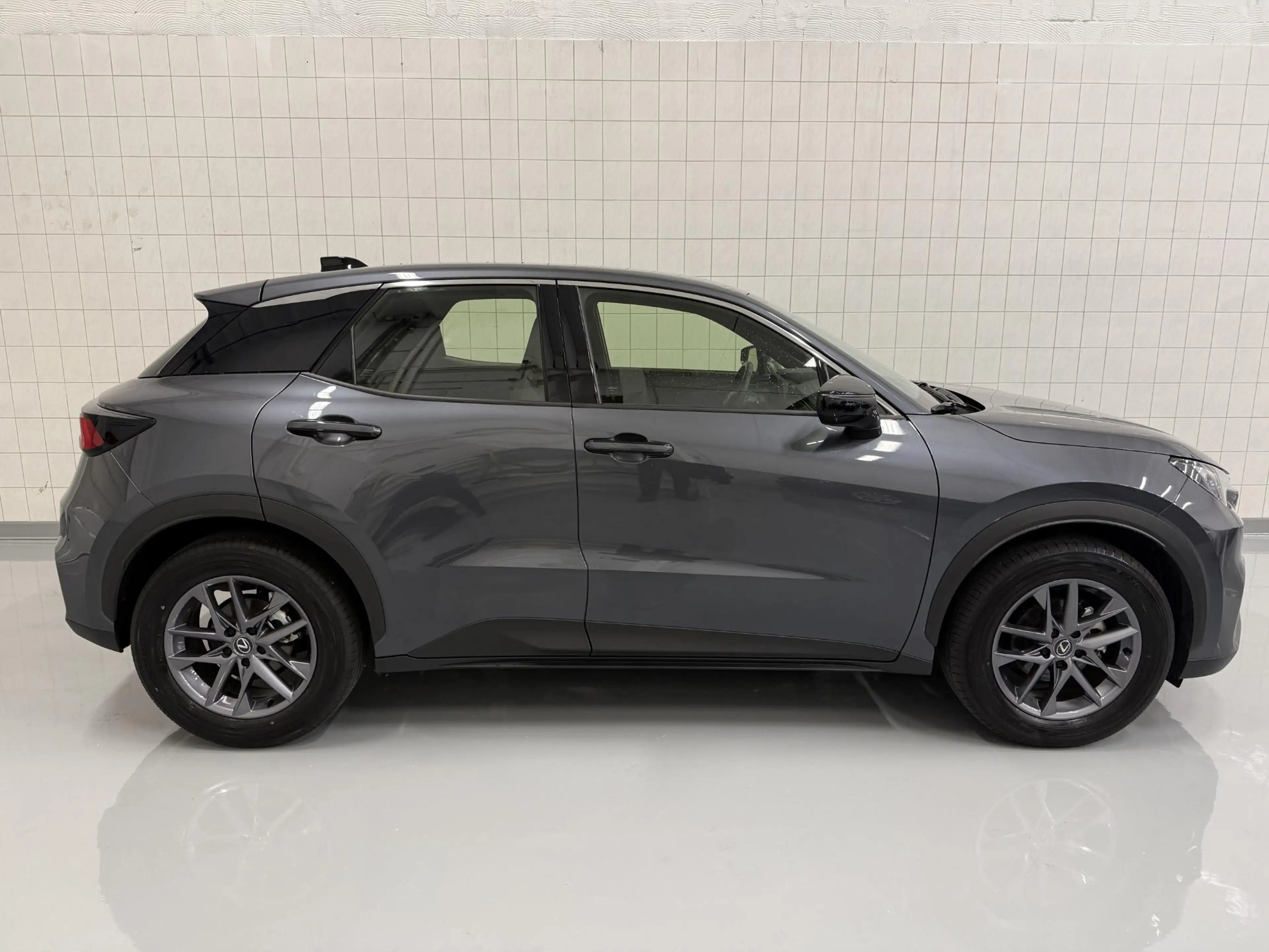 Lexus LBX Business Line 2WD Comfort + Safety Pack | Stoel- s — photo 2