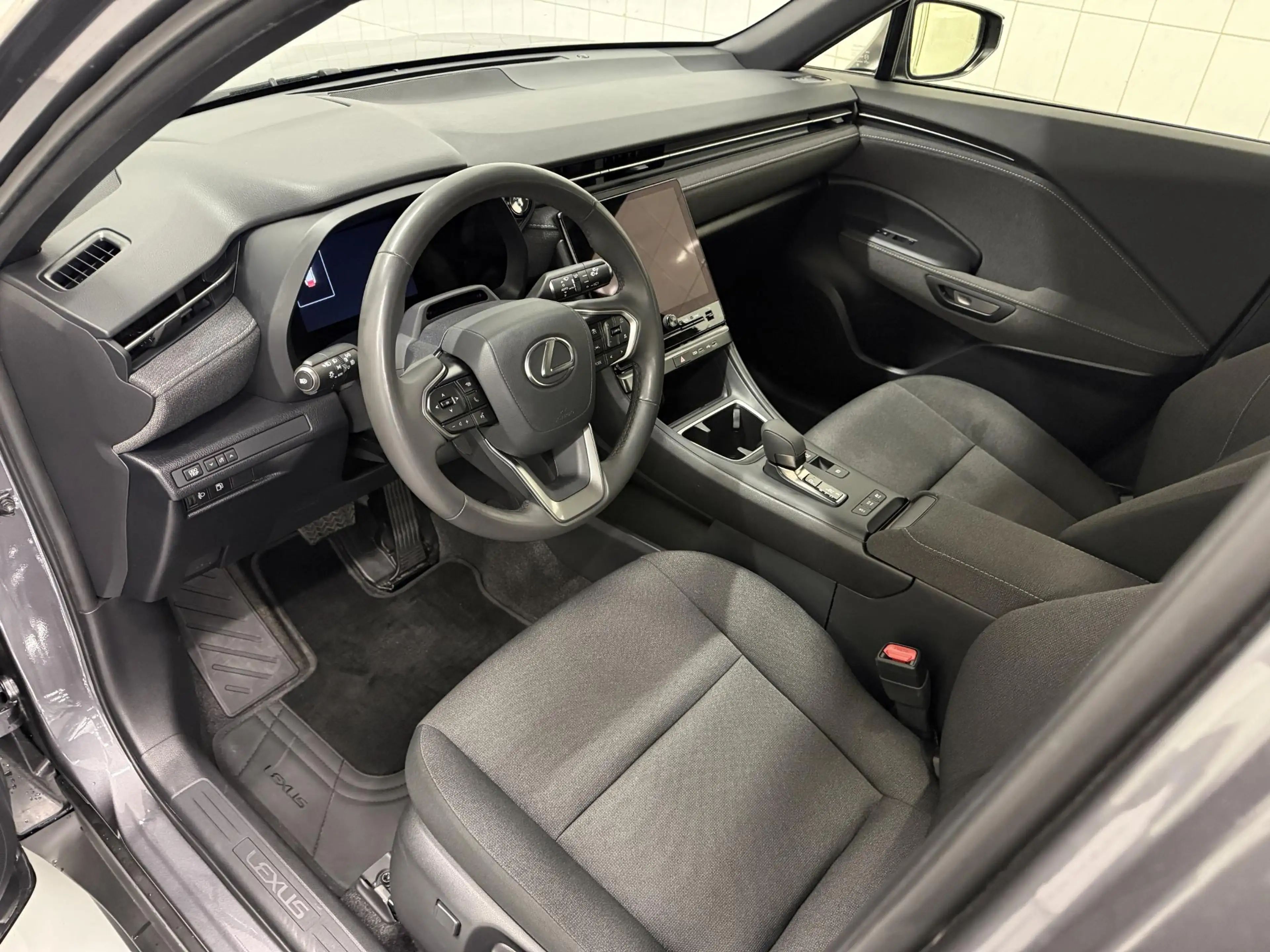 Lexus LBX Business Line 2WD Comfort + Safety Pack | Stoel- s — photo 4