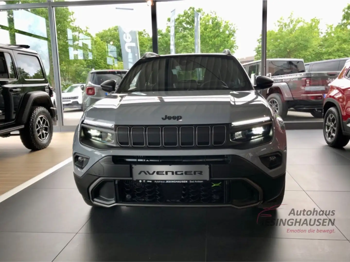 Jeep Avenger Overland MHEV 4xe+ACC+Rückfahrkam+Keyles Navi Lede Gris - 2